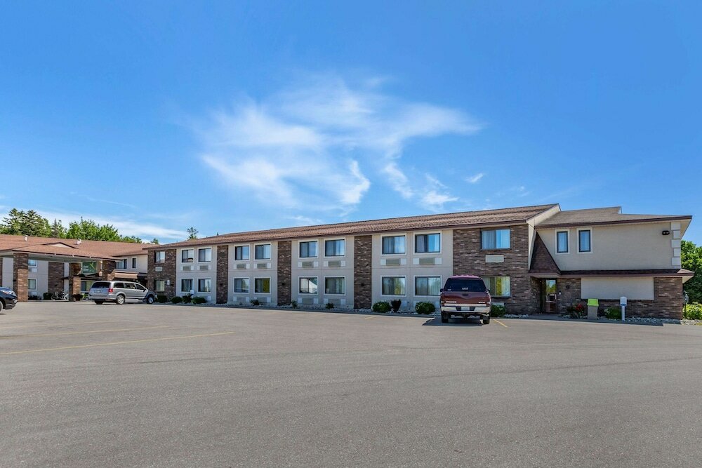 Фото Quality Inn Saint Ignace