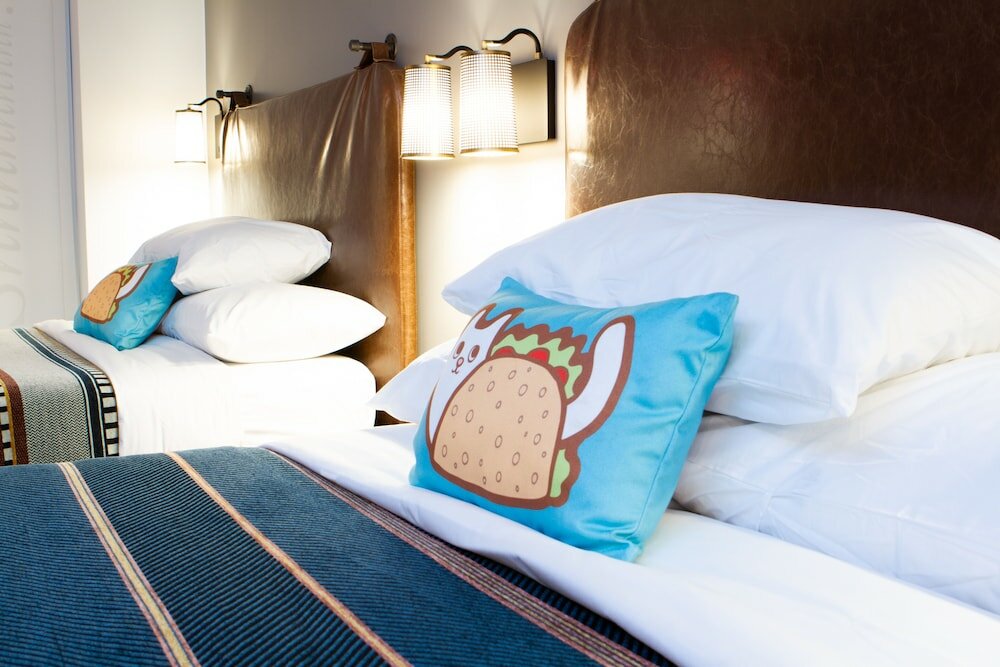 Фото Moxy Austin - University