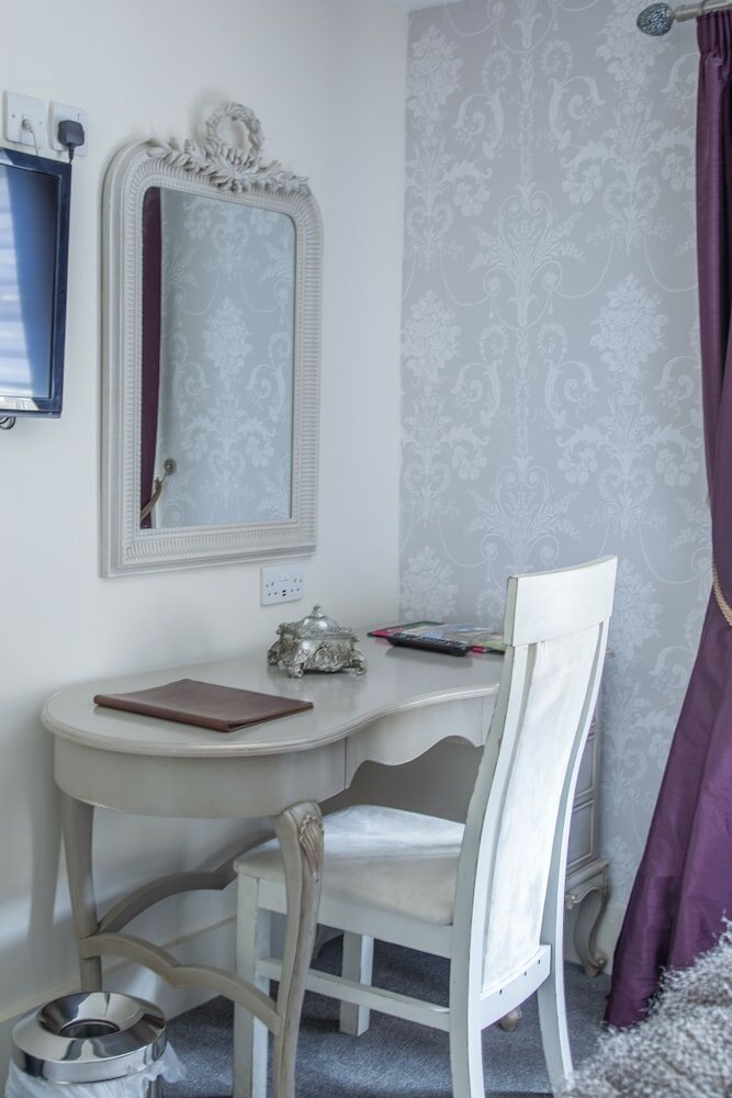 Фото The Wychwood Inn