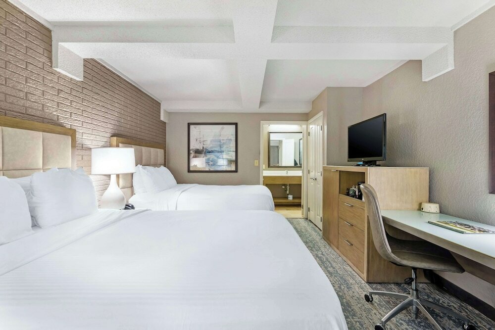 Фото Best Western Savannah Historic District