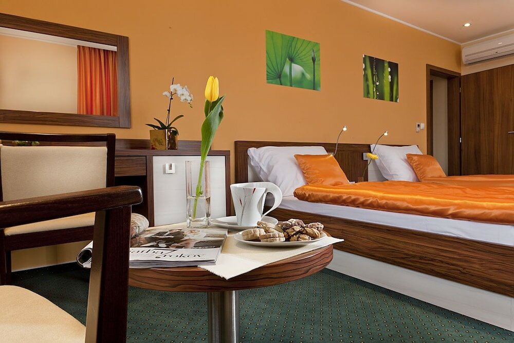 Фото Hotel Viktor