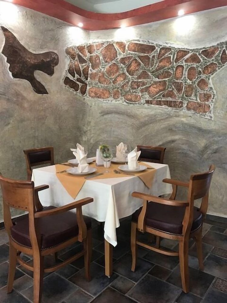 Фото Golden Pearl Hotel