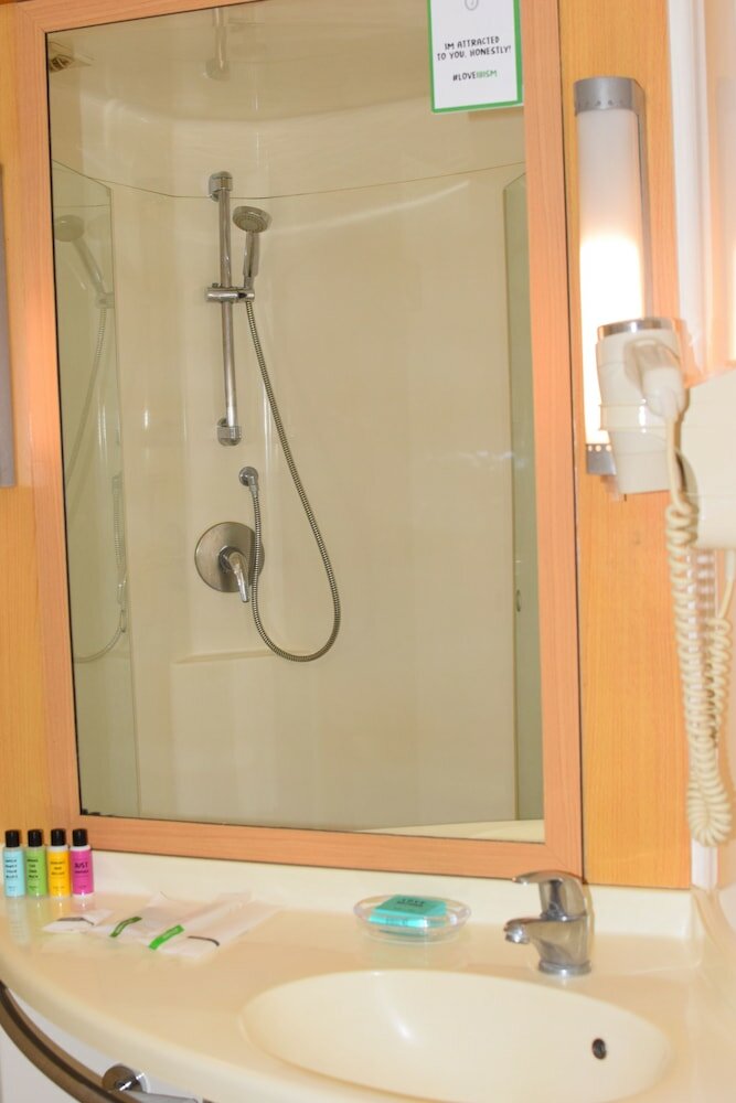 Фото ibis Bengaluru Hosur Road Hotel