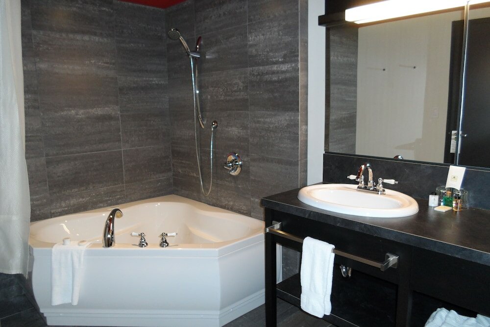 Фото Grand Times Hotel Sherbrooke