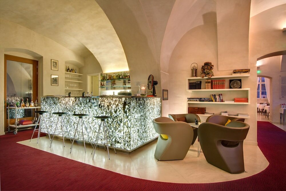 Фото Hotel Three Storks