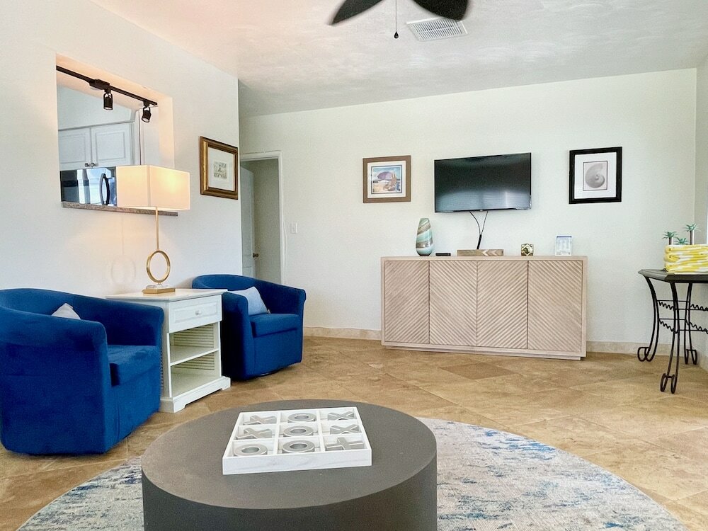 Фото Tropic Isle Beach Resort