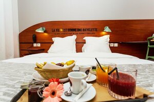 Sporting House Hôtel (Occitanie, Haute-Garonne, Arrondissement de Toulouse, Toulouse, Route-de-Launaguet), hotel