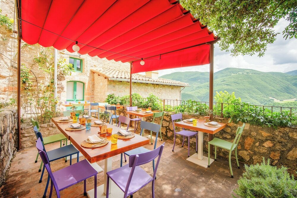 Фото Castello di Postignano Relais