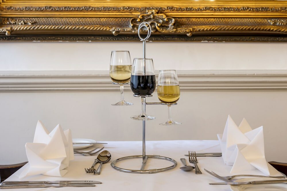 Фото Ednam House Hotel