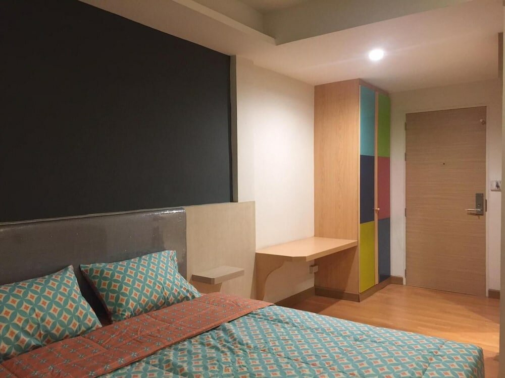 Фото Nine Place Sukhumvit 40 - Hostel