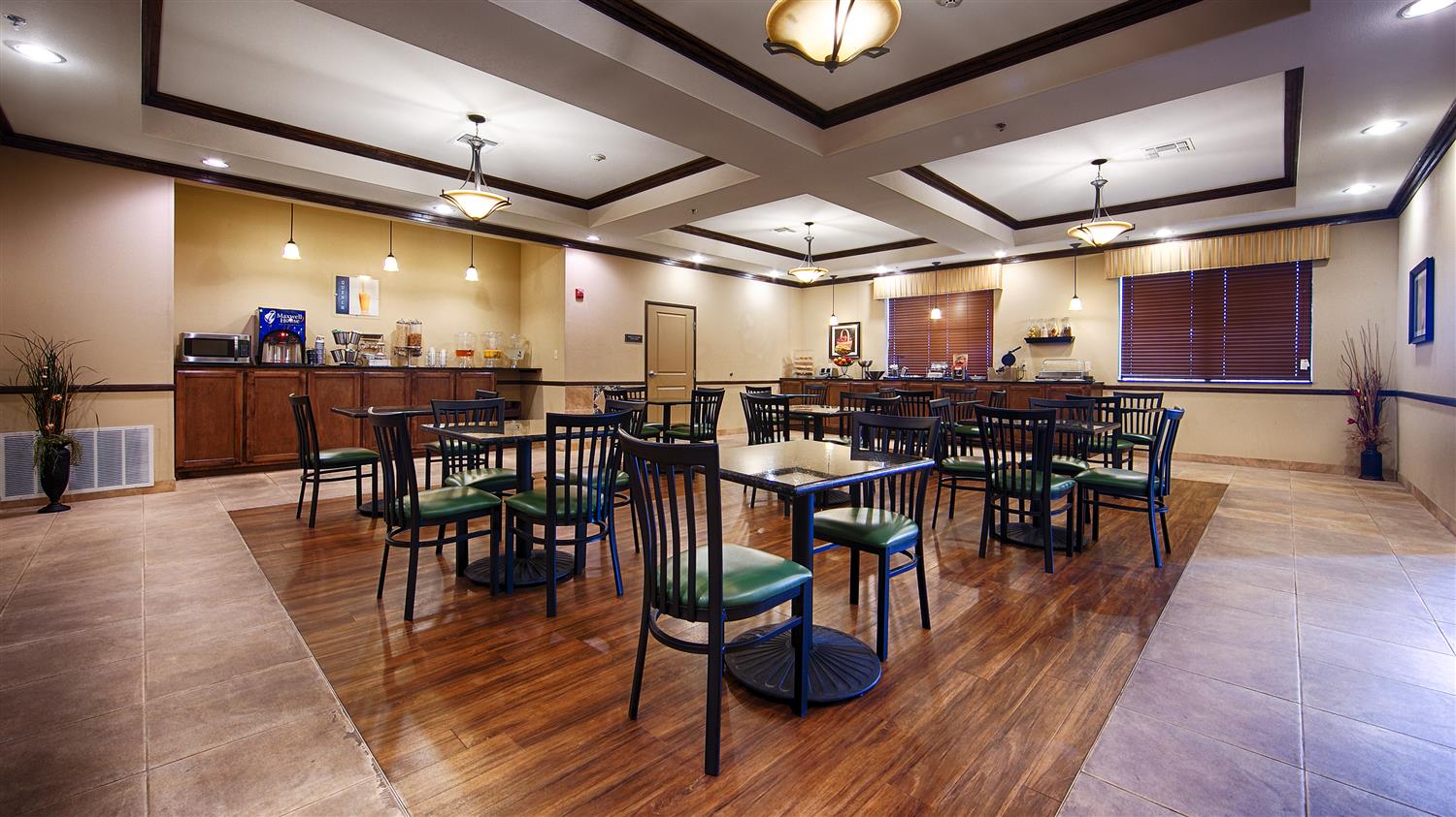 Фото Best Western Plus Emory At Lake Fork Inn & Suites