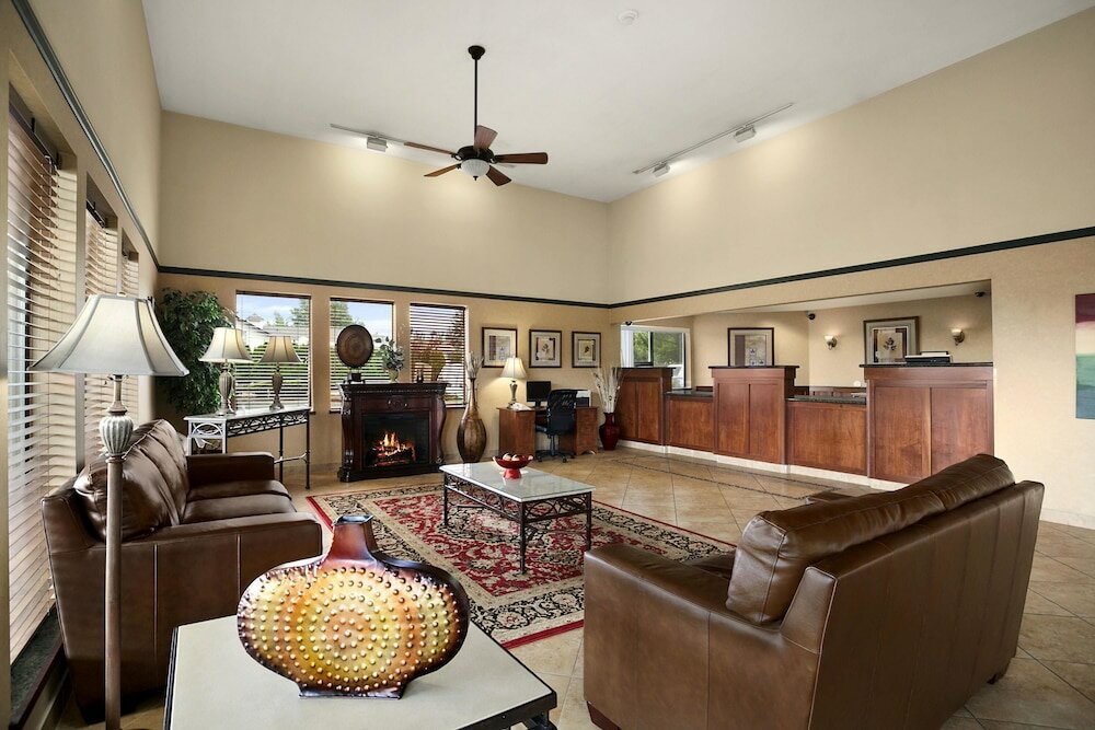 Фото Days Inn by Wyndham Kent 84th Ave