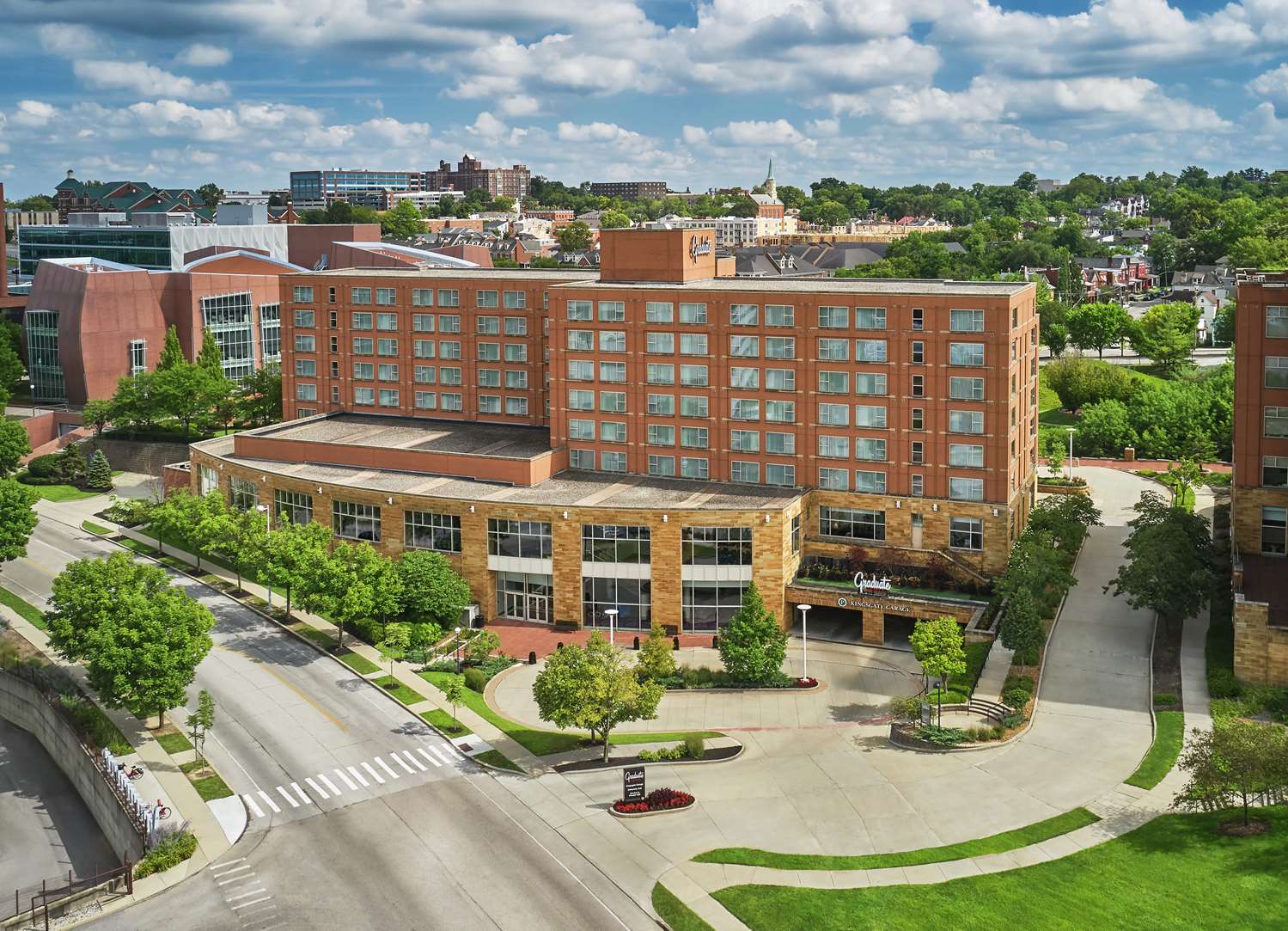 Фото Graduate Cincinnati
