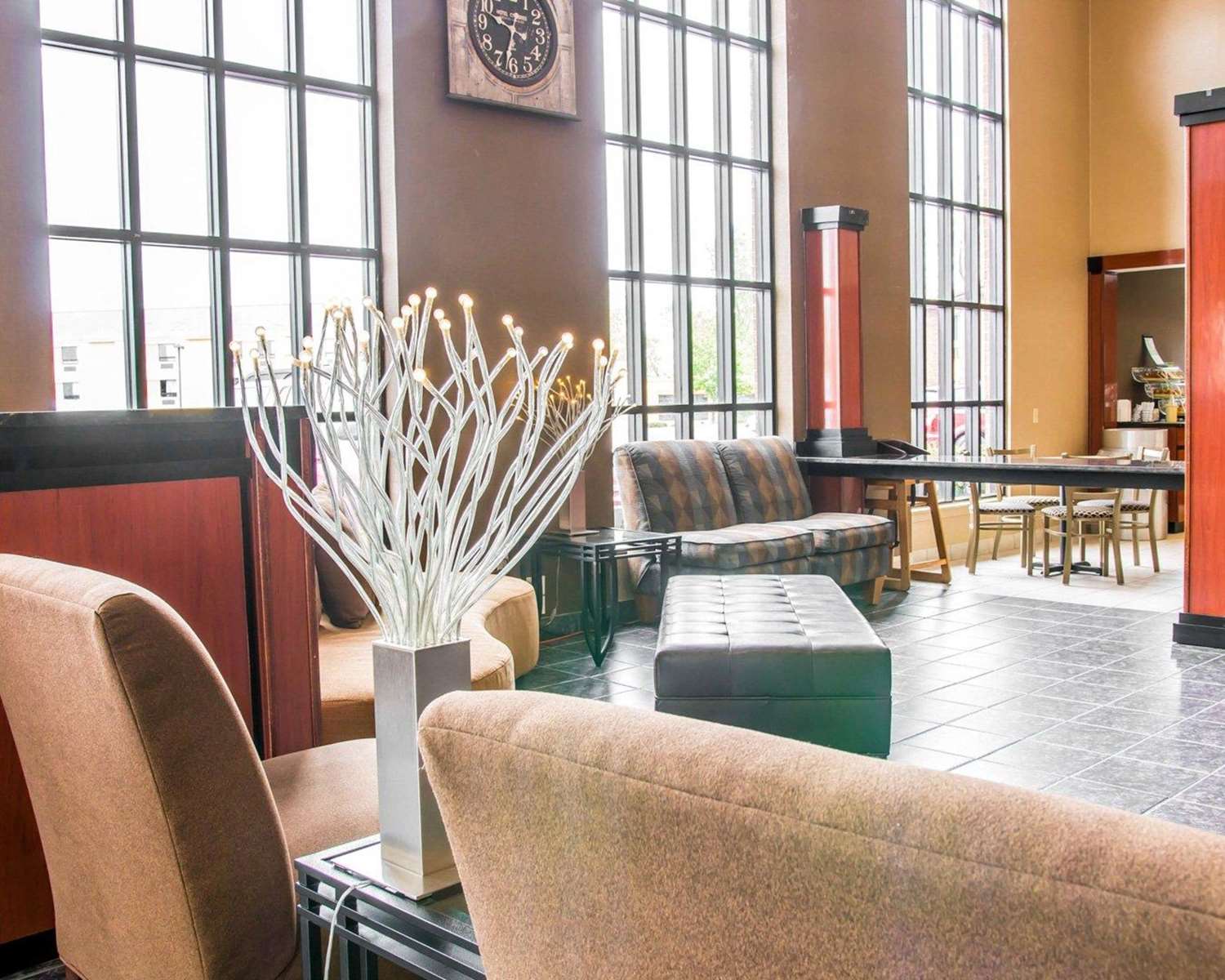 Фото Baymont by Wyndham Flint Airport North