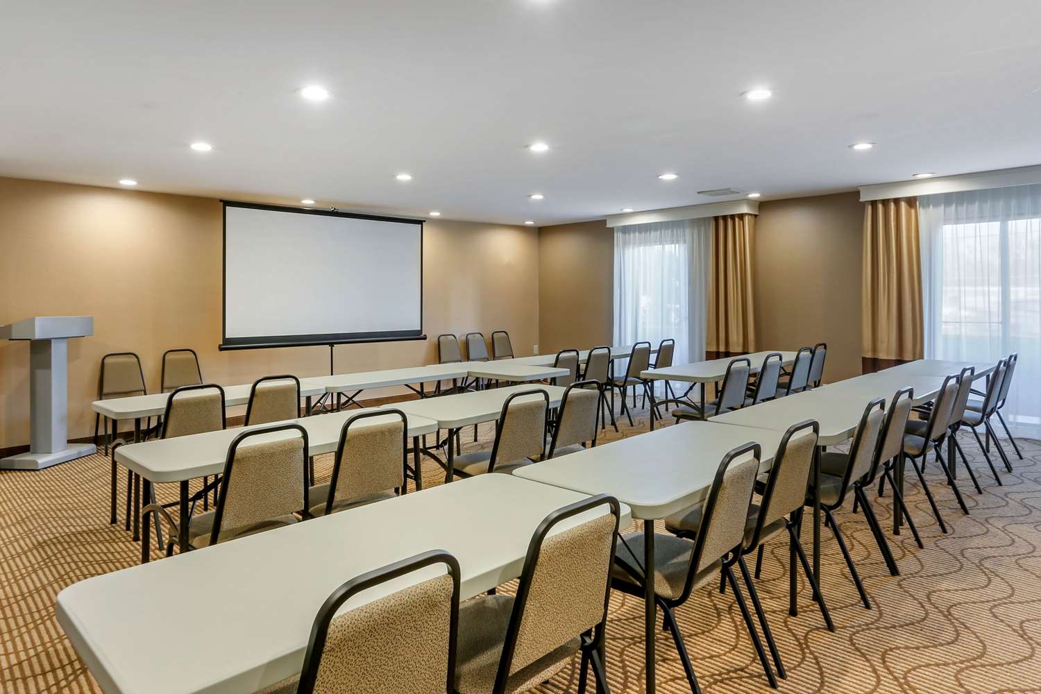 Фото Comfort Suites Oakbrook Terrace near Oakbrook Center