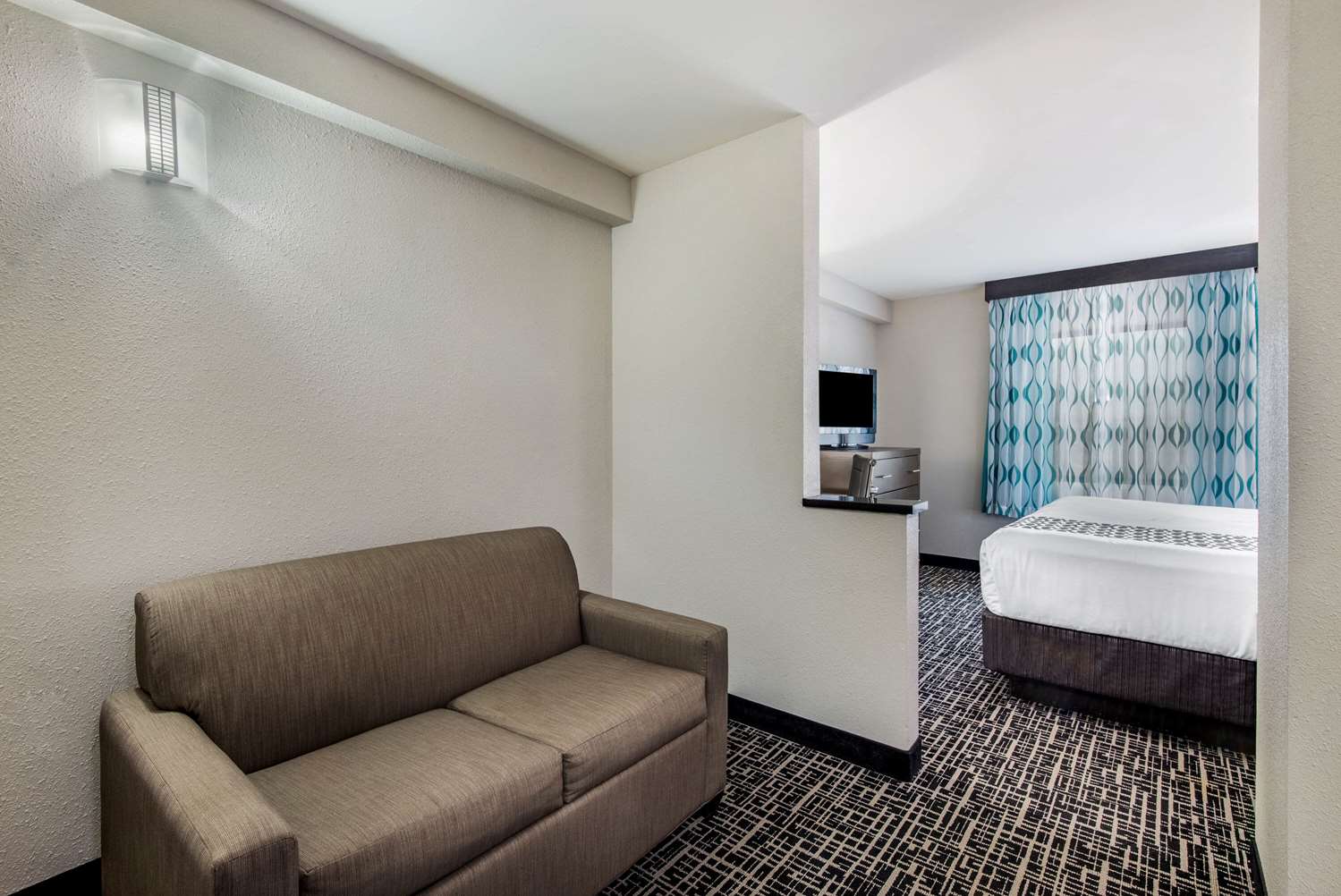 Фото La Quinta Inn by Wyndham West Long Branch