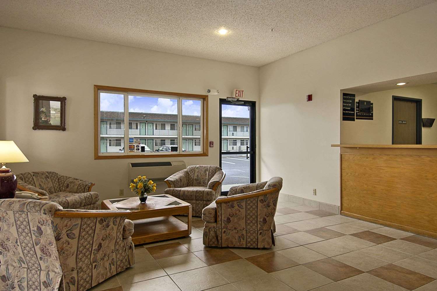 Фото Super 8 by Wyndham Pendleton