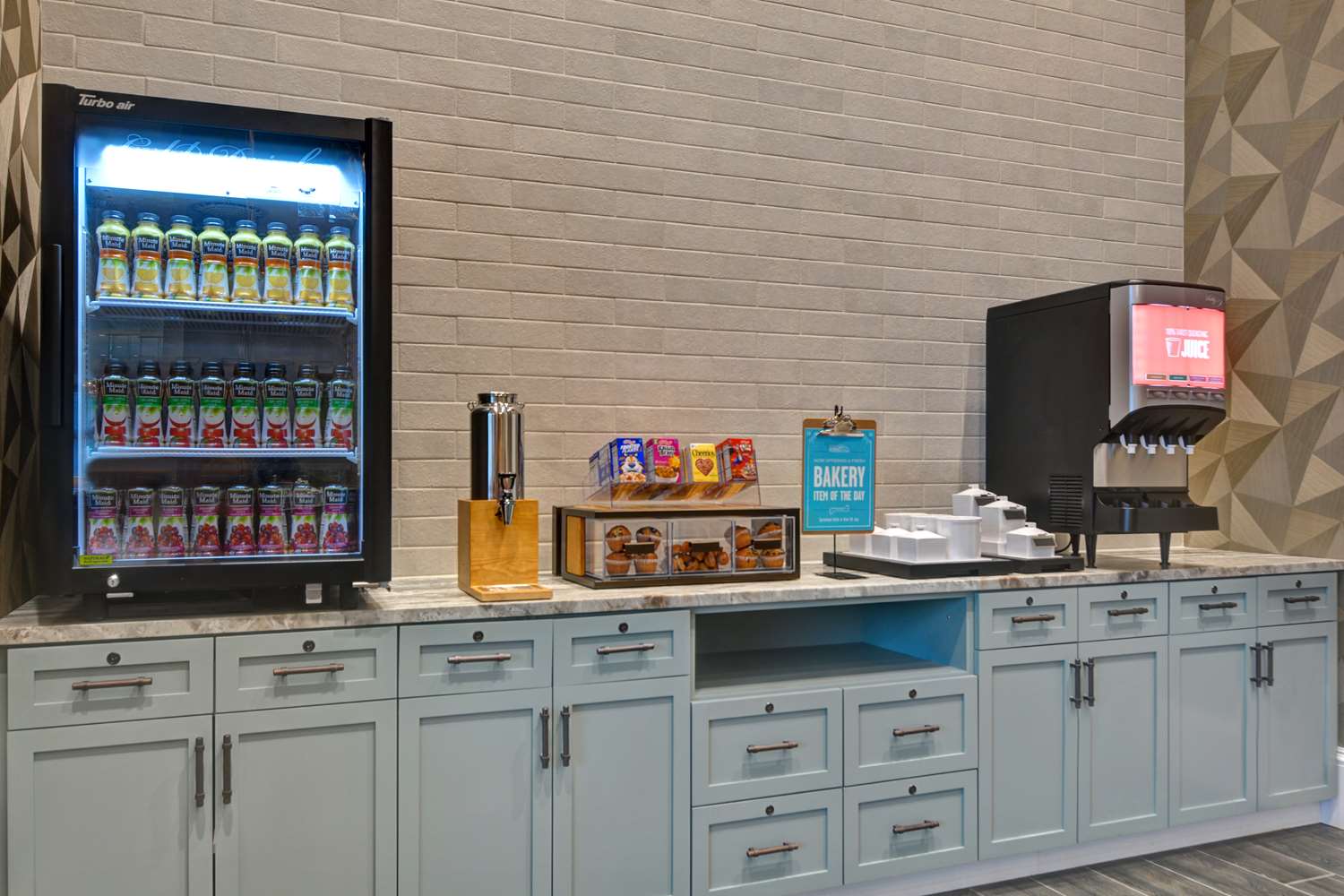 Фото Hampton Inn & Suites Nashville Downtown Capitol View