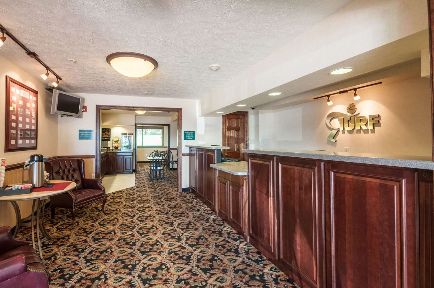 Фото Rodeway Inn & Suites