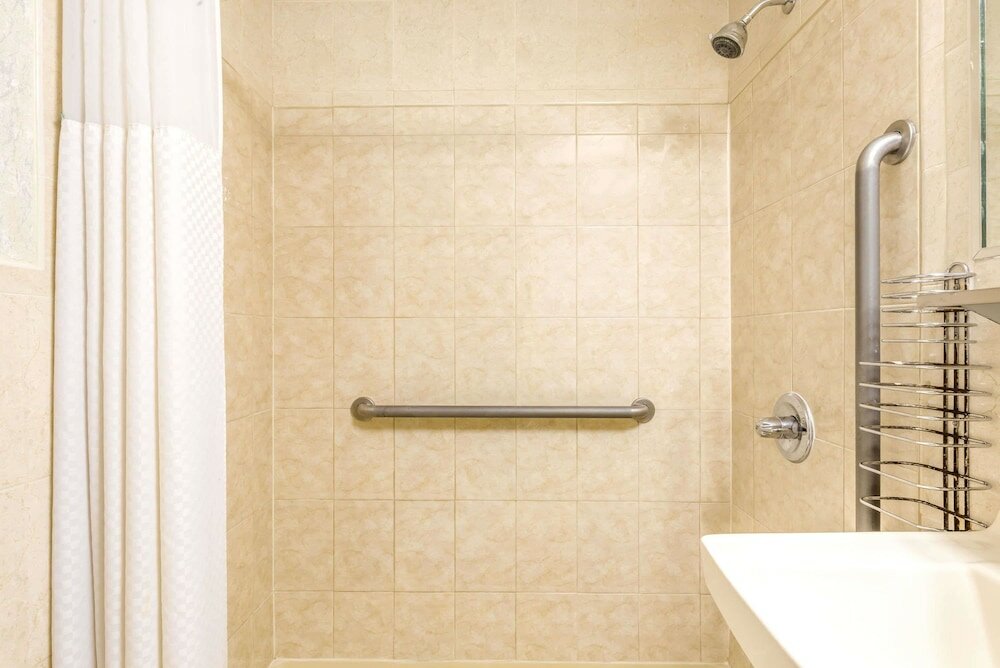 Фото Super 8 by Wyndham North Bergen NJ NYC Area