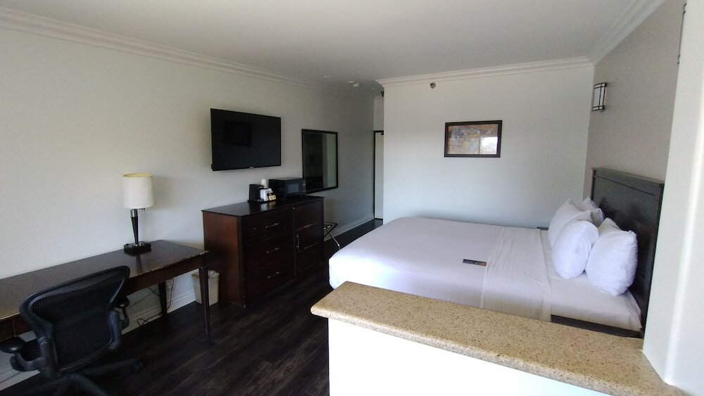 Фото Baymont by Wyndham Ontario