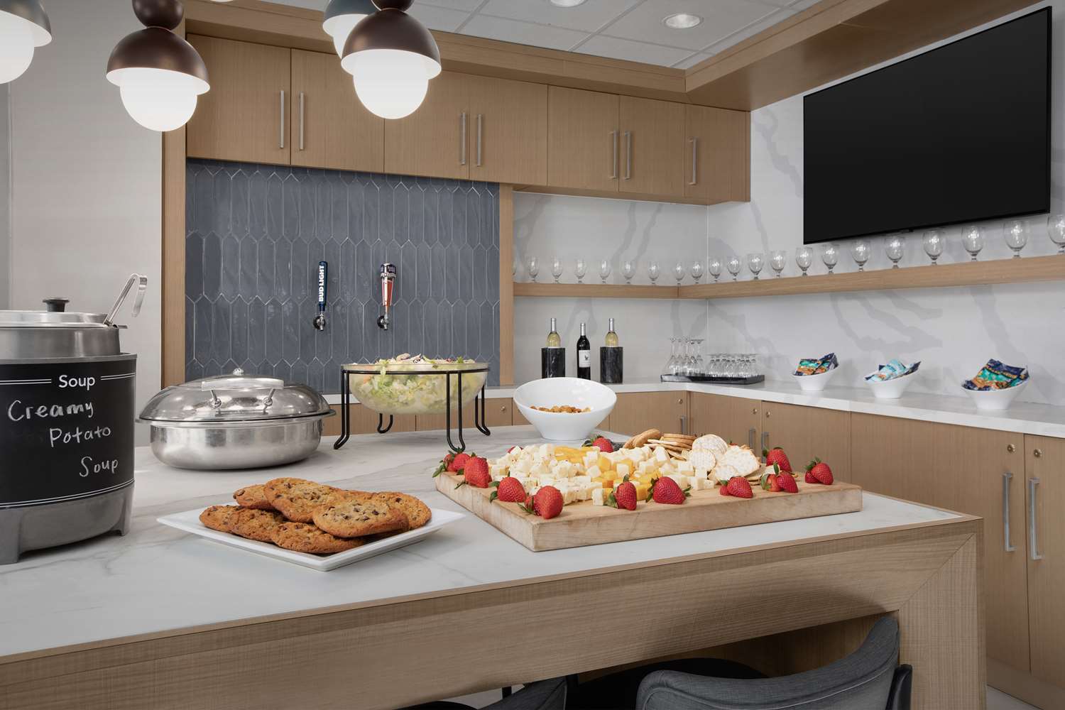 Фото Homewood Suites by Hilton Colorado Springs-North