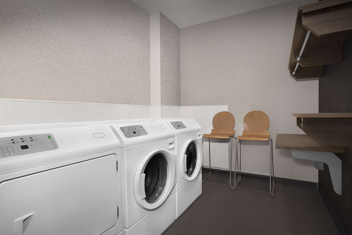 Фото Home2 Suites by Hilton Eugene Downtown University Area