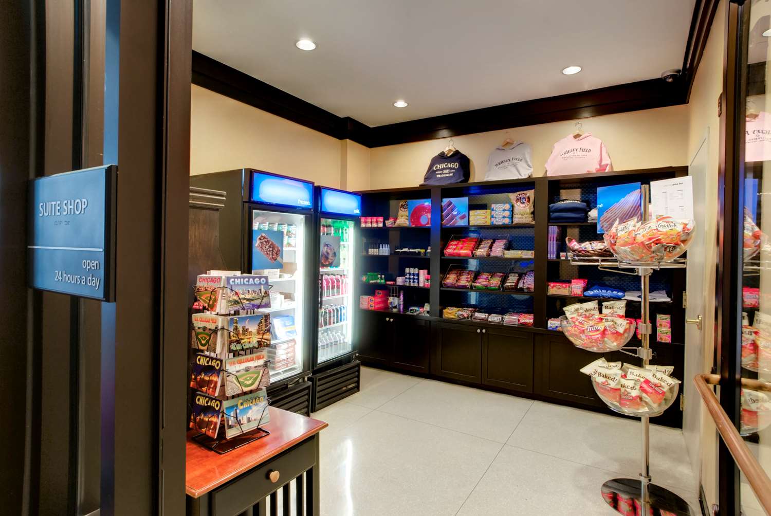 Фото Hampton Inn & Suites Chicago Downtown