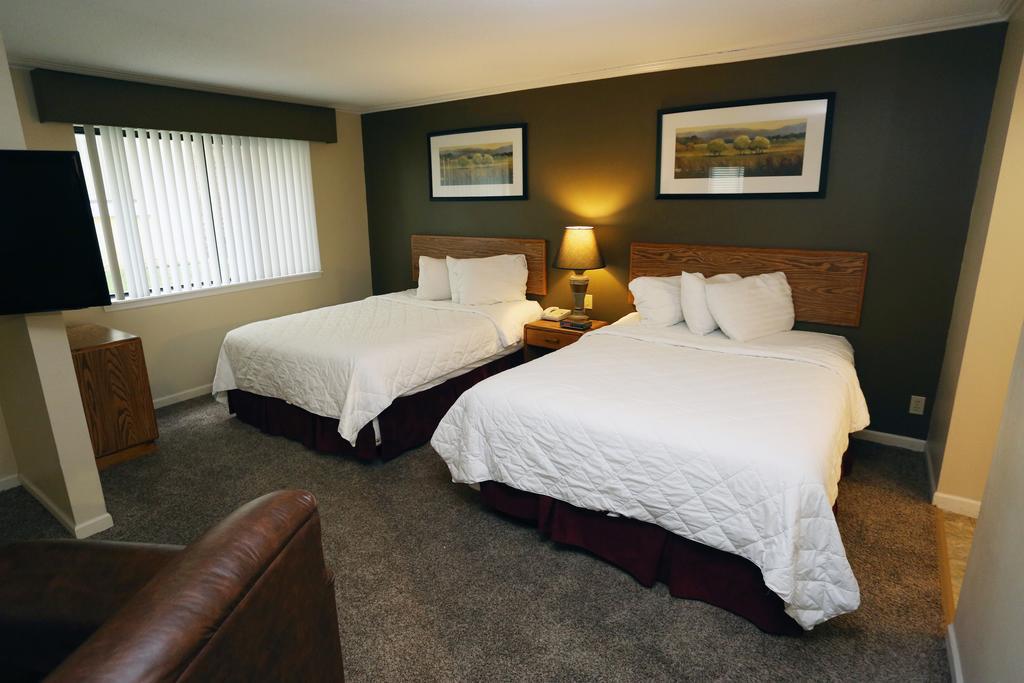 Фото Sterling Hotel and Suites