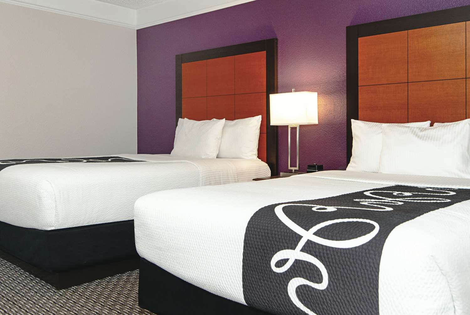 Фото La Quinta Inn & Suites by Wyndham Ontario Airport