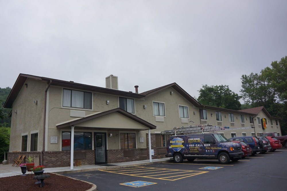 Фото Super 8 by Wyndham Delmont