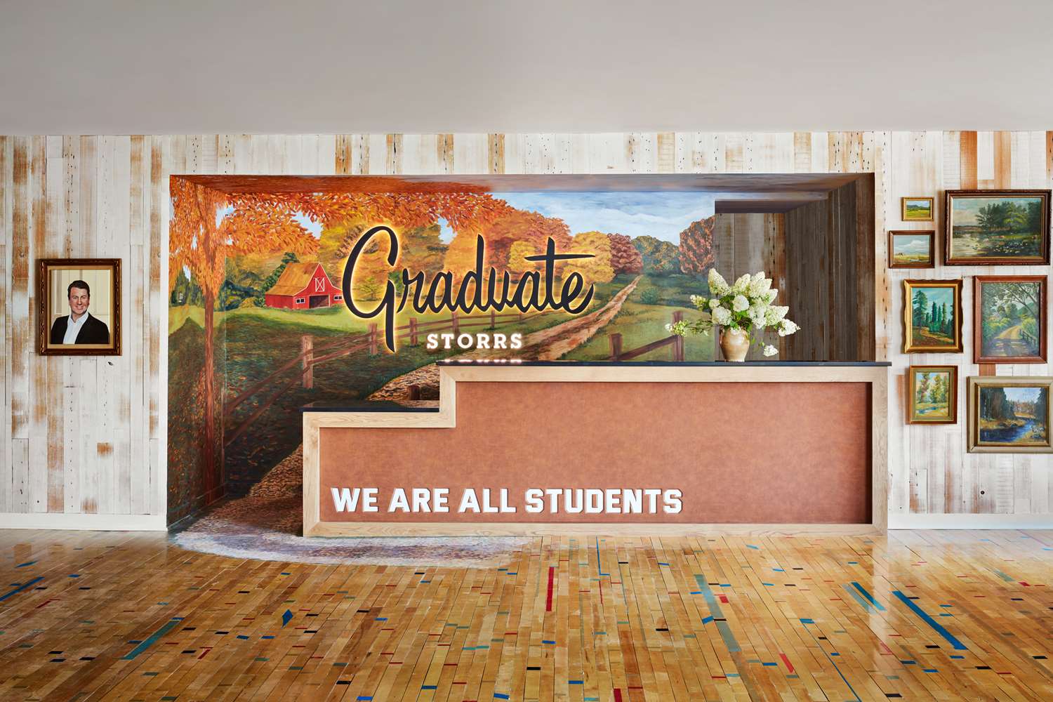 Фото Graduate Storrs