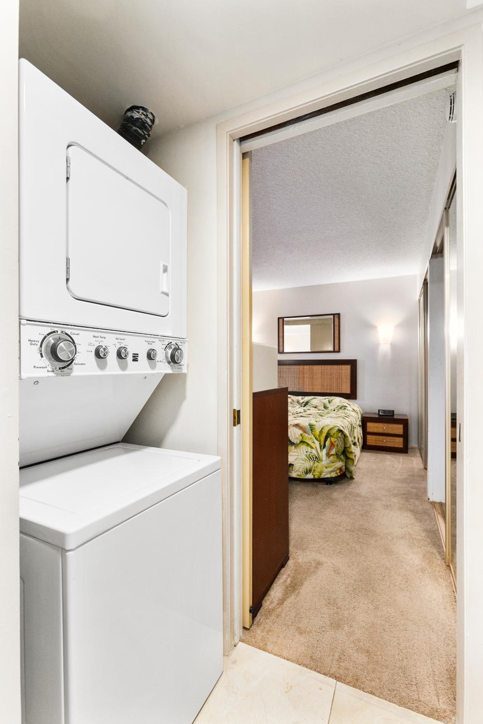 Фото Waikiki Beach Condominiums