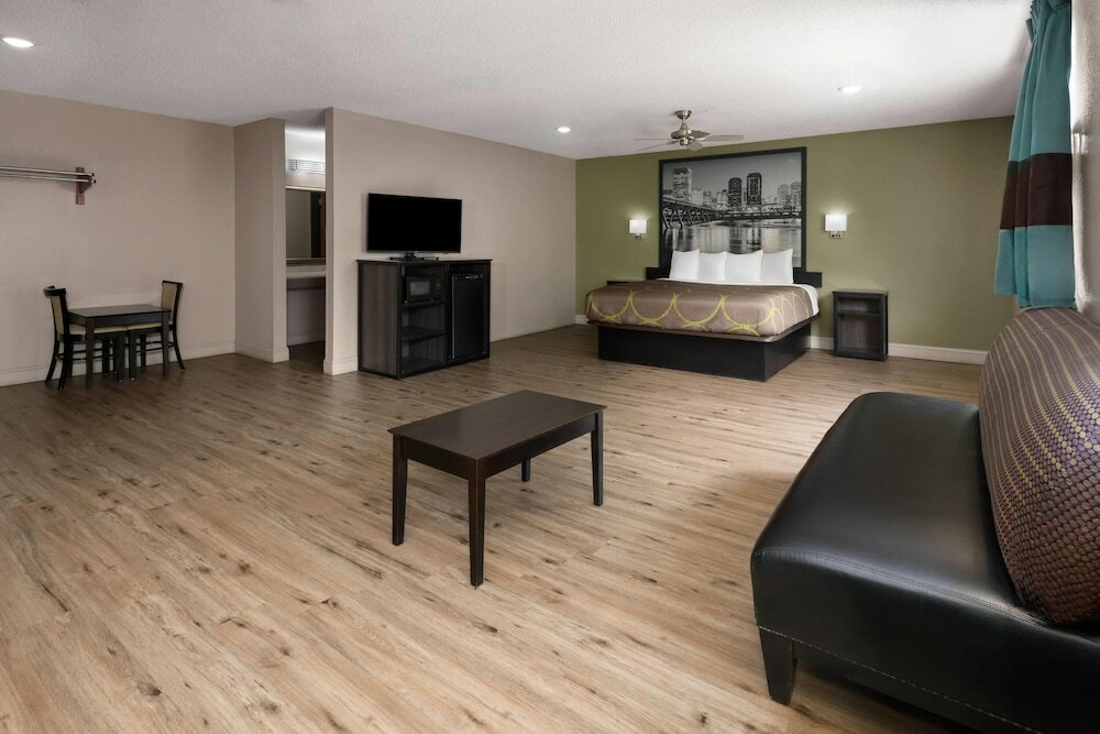 Фото Super 8 by Wyndham Richmond Midlothian Turnpike