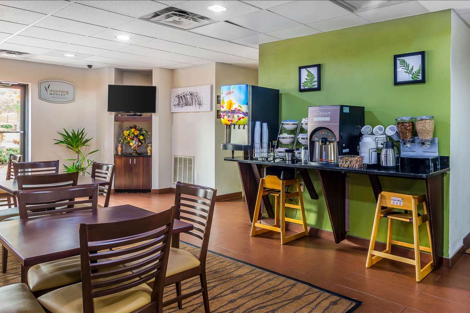 Фото Sleep Inn near The Avenue