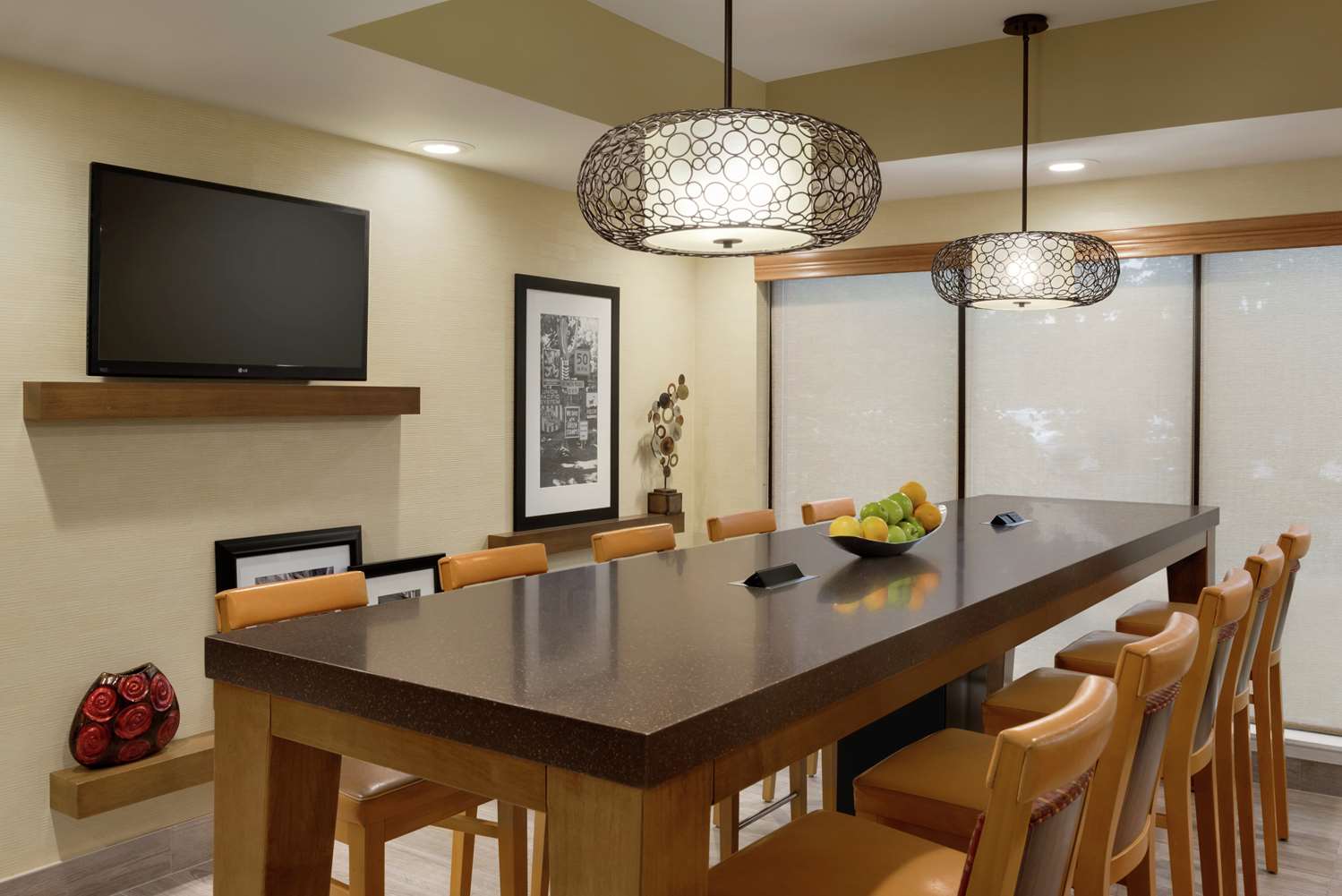 Фото Hampton Inn West Des Moines Lake Drive