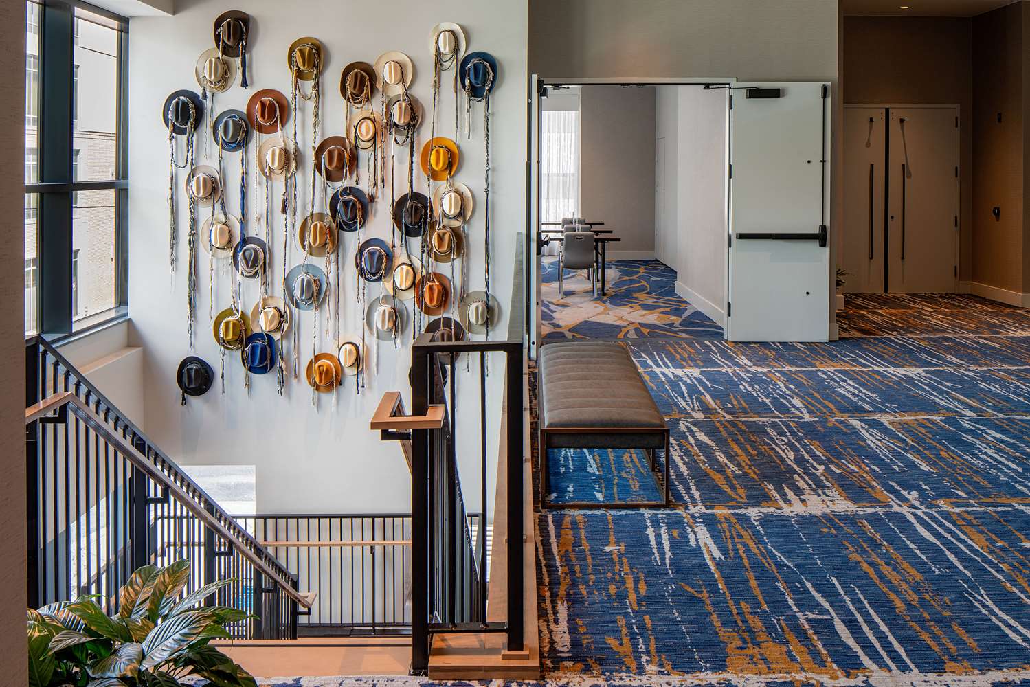 Фото Hilton Garden Inn Austin University Capitol District