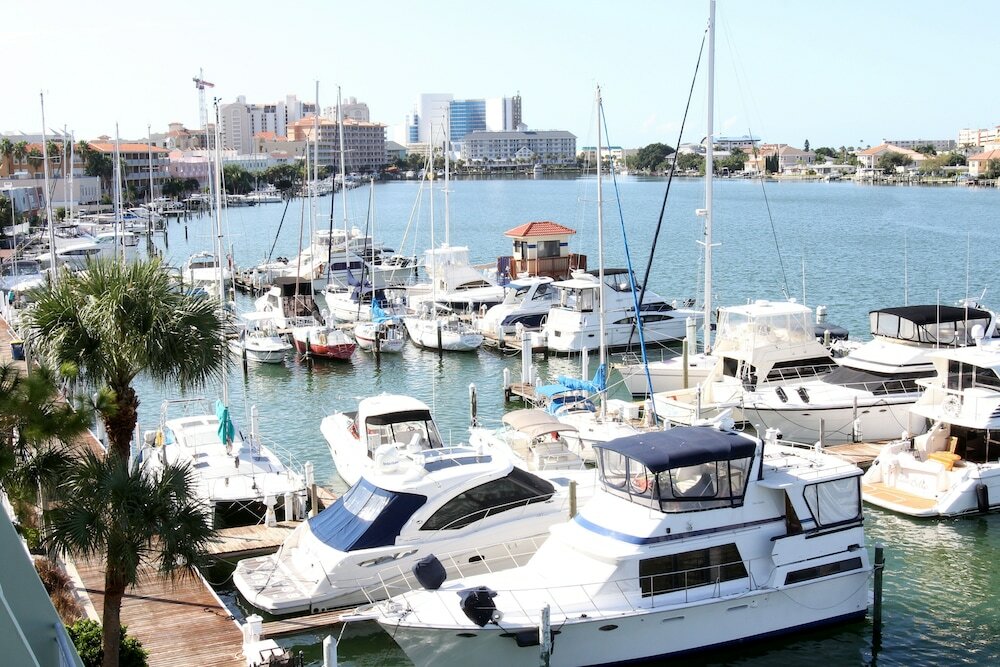 Фото Chart House Suites on Clearwater Bay