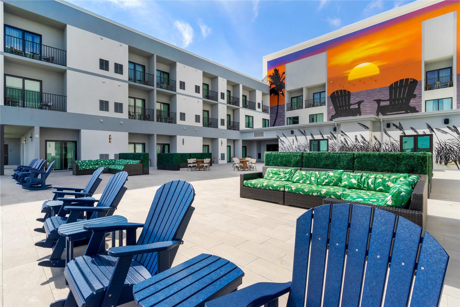 Фото Cambria Hotel St Petersburg-Madeira Beach Marina