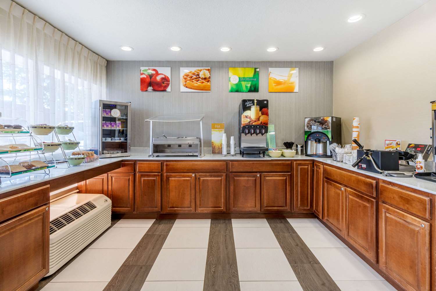 Фото Quality Inn Airport South