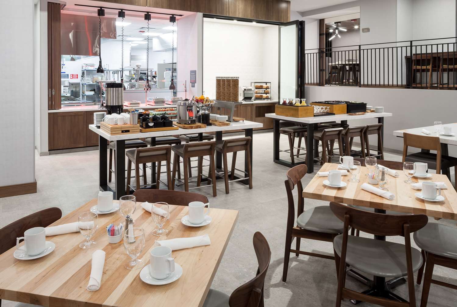 Фото Hilton Garden Inn Madison Downtown