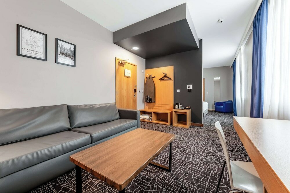 Фото Park Inn by Radisson Peterborough