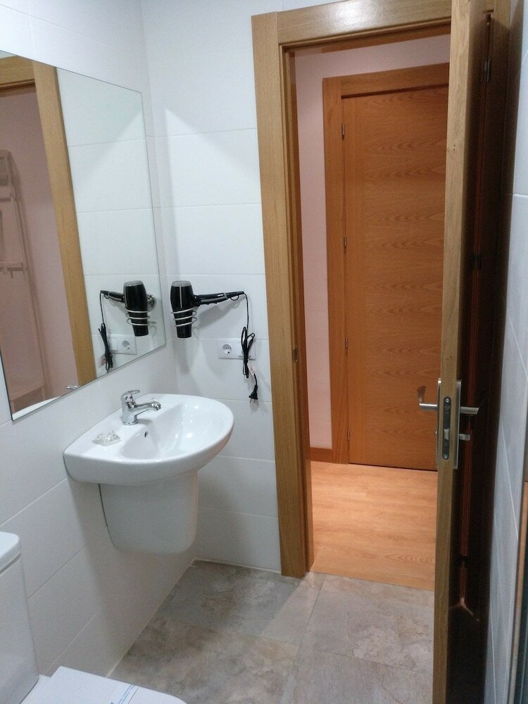 Фото Hostal Rioja Condestable