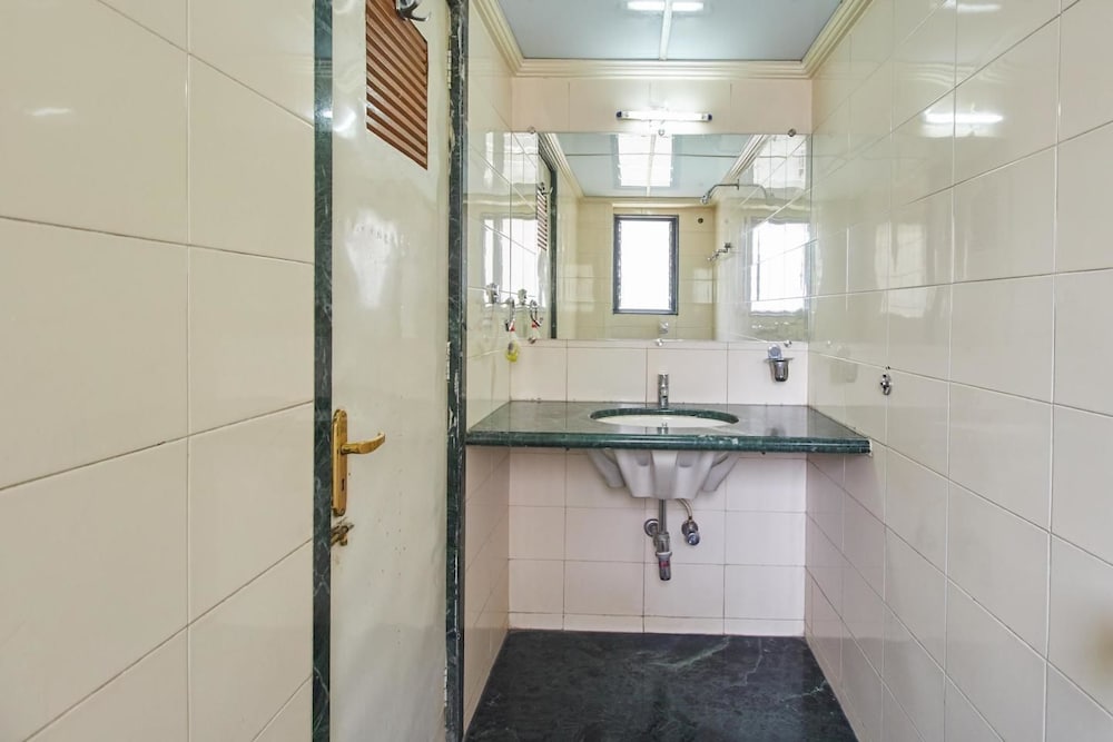 Фото Отель Pooja International