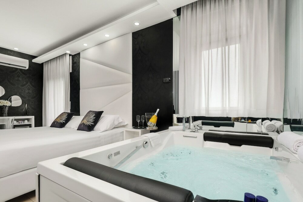 Фото Reggia Suite SPA Hotel