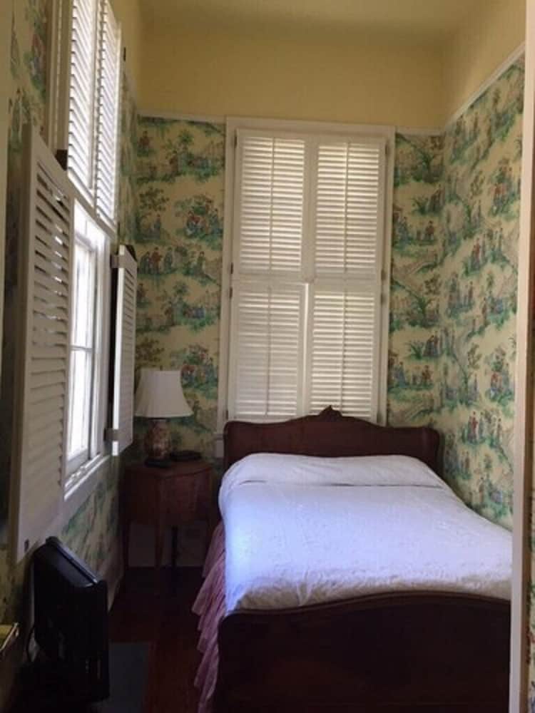 Фото Nine O Five Royal Hotel