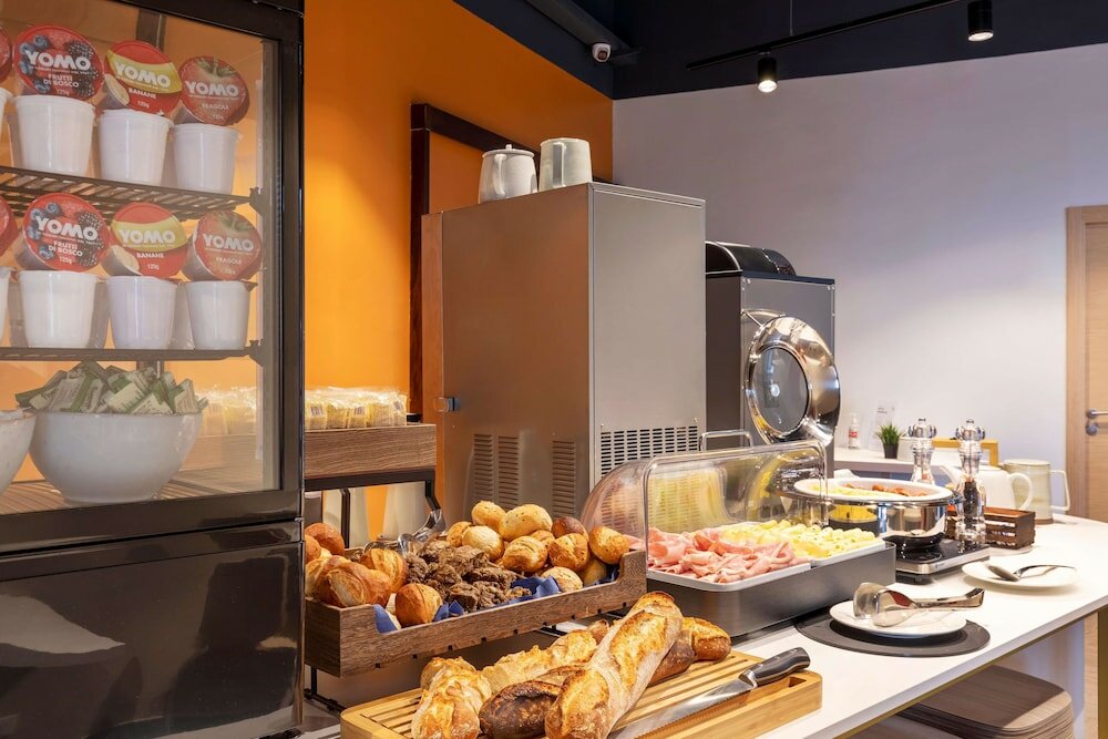 Фото B&b Hotel Pomezia Roma