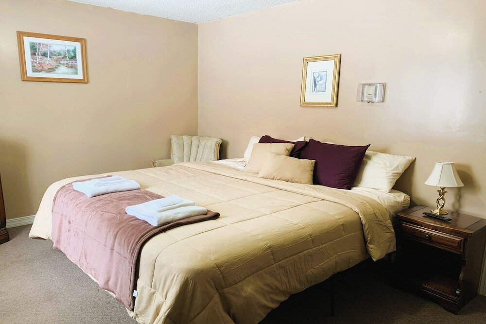 Фото Love Hotels St John River by Oyo at Fort Kent Me