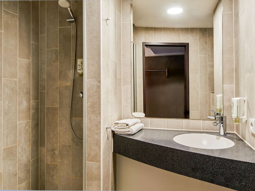 Фото B&b Hotel Würzburg