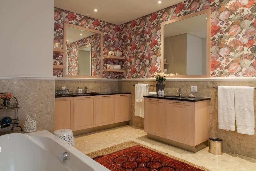 Фото Tintswalo Boulders